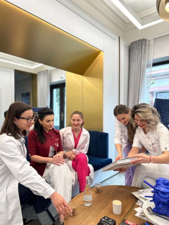 EAN Clinic — medici specialiști