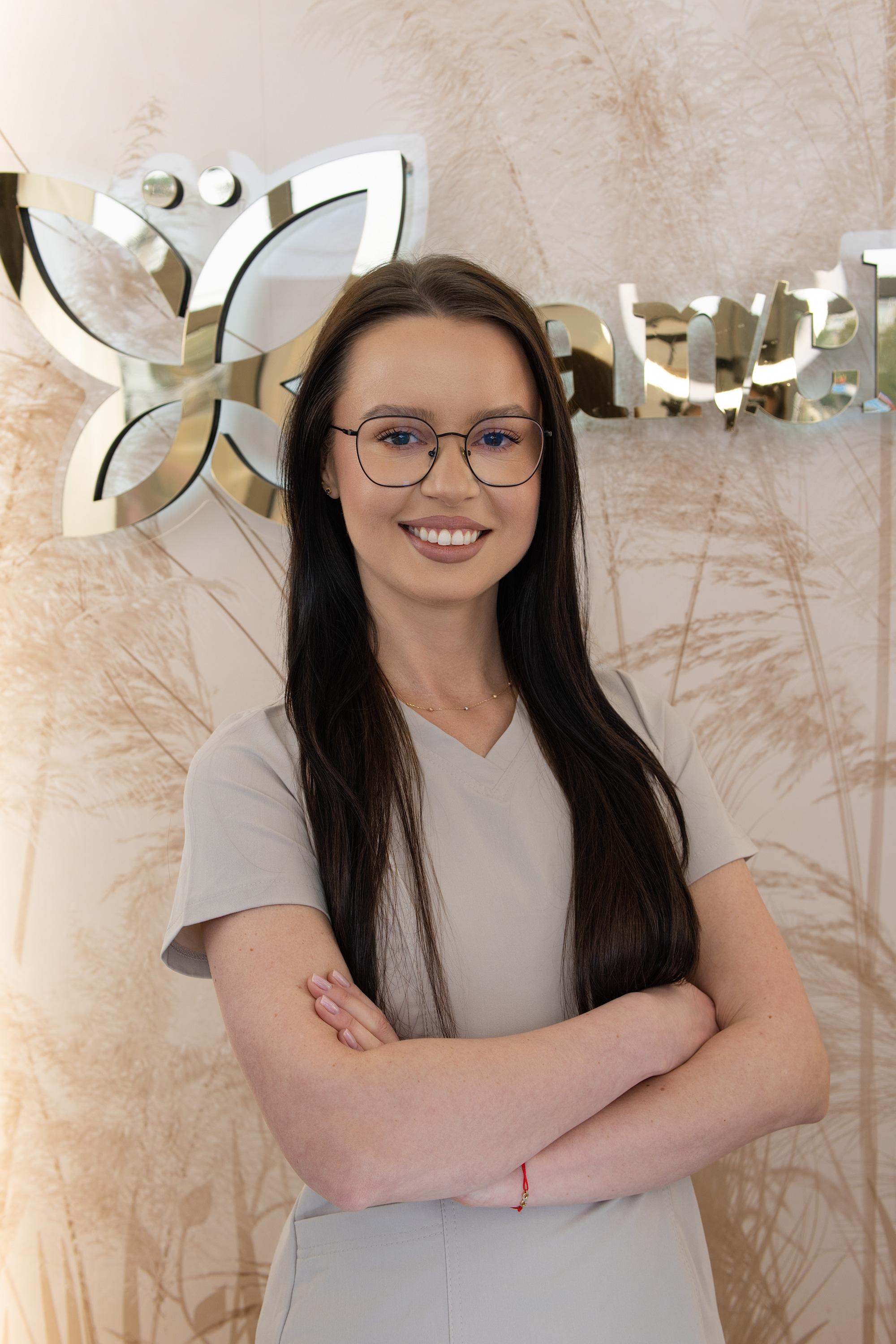 Dr. Iulia DILCU